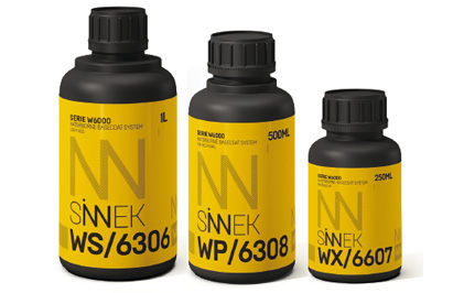 Tri bocice proizvoda za farbanje automobila brenda Sinek